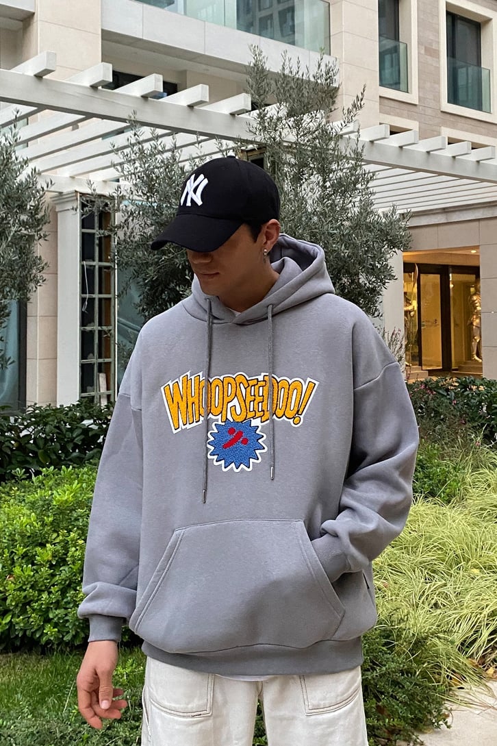 WHOOPSEDOO BASKILI OVERSIZE HOODIE