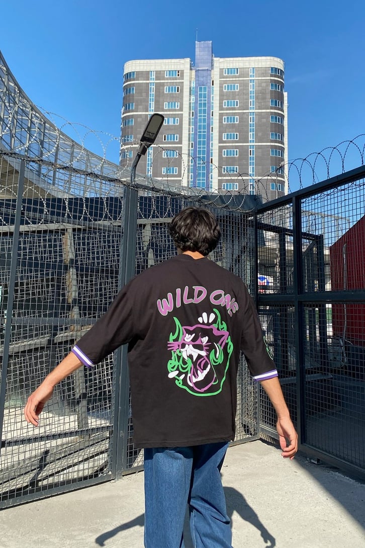 Wild One Patch Detaylı Beyaz Oversize Tshirt