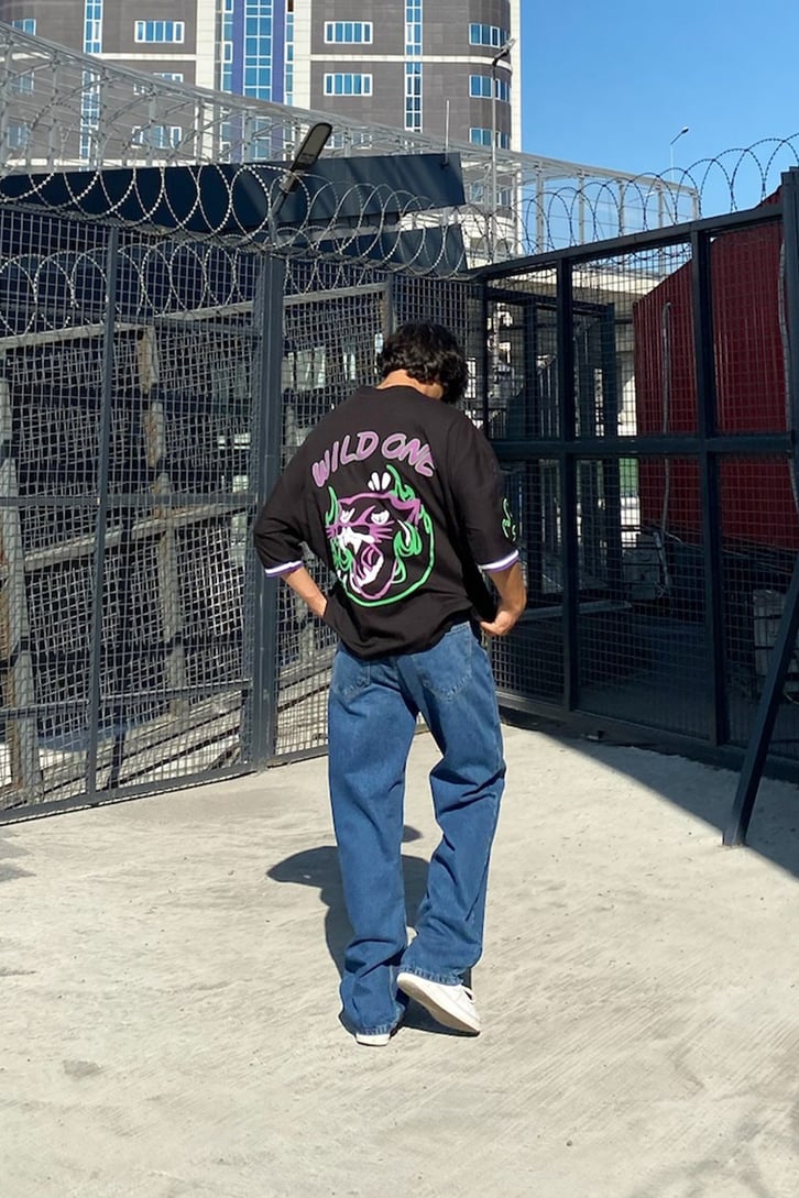 Wild One Patch Detaylı Beyaz Oversize Tshirt