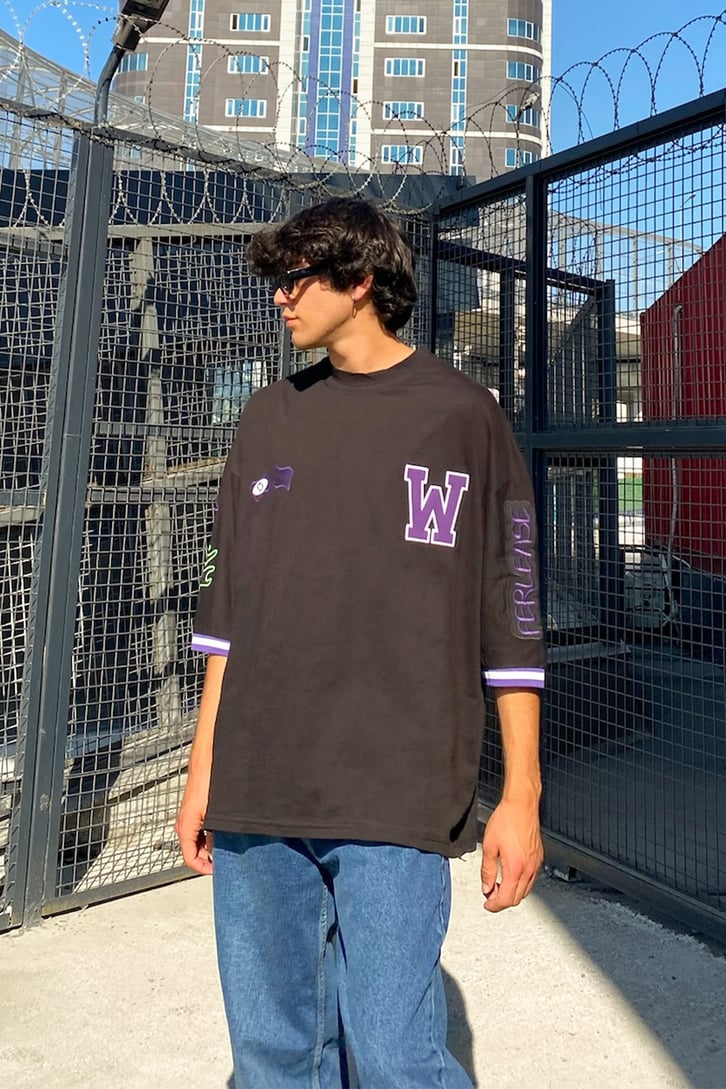 Wild One Patch Detaylı Beyaz Oversize Tshirt