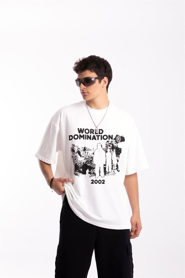 World Domination Baskılı Beyaz Oversize Tişört