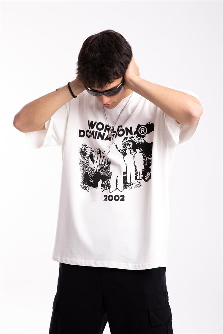World Domination Baskılı Beyaz Oversize Tişört