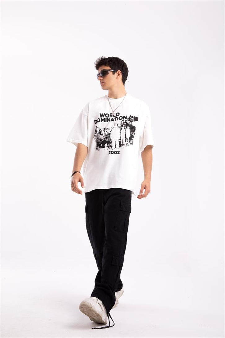 World Domination Baskılı Beyaz Oversize Tişört