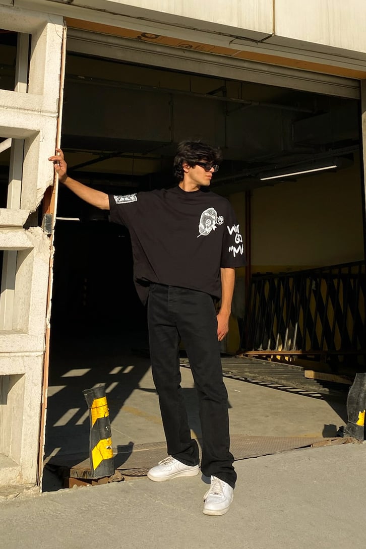 World Go Mad Baskılı Siyah Oversize Tshirt