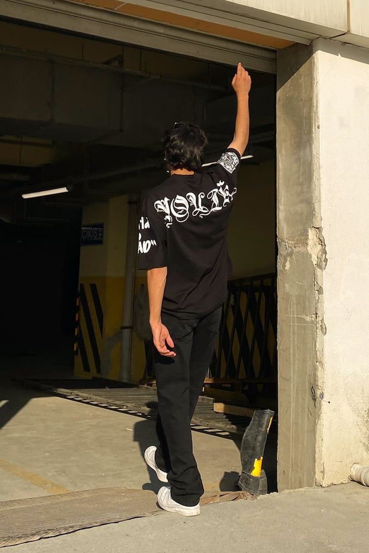 World Go Mad Baskılı Siyah Oversize Tshirt