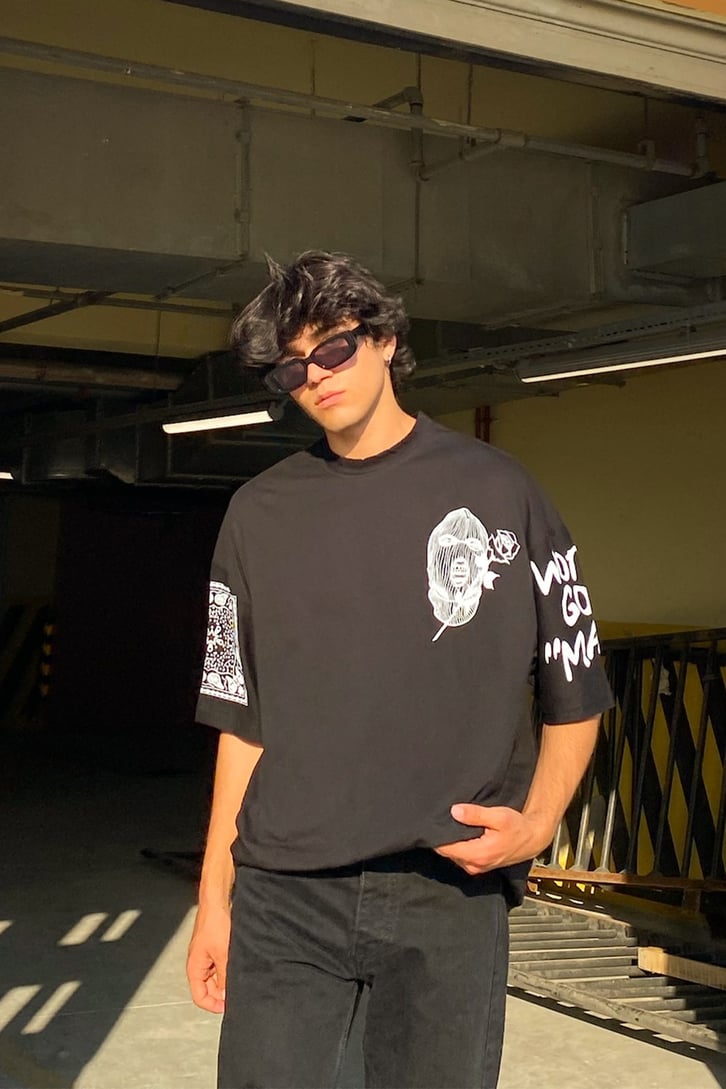 World Go Mad Baskılı Siyah Oversize Tshirt