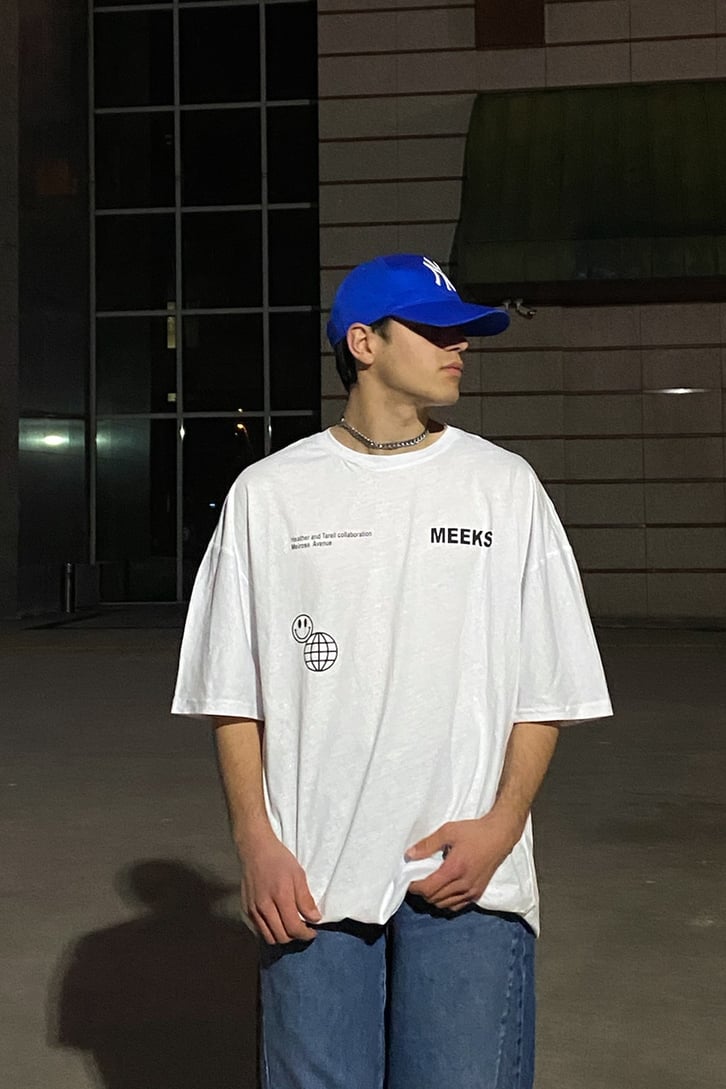 World Smile Front Printed Oversize Beyaz Tshirt