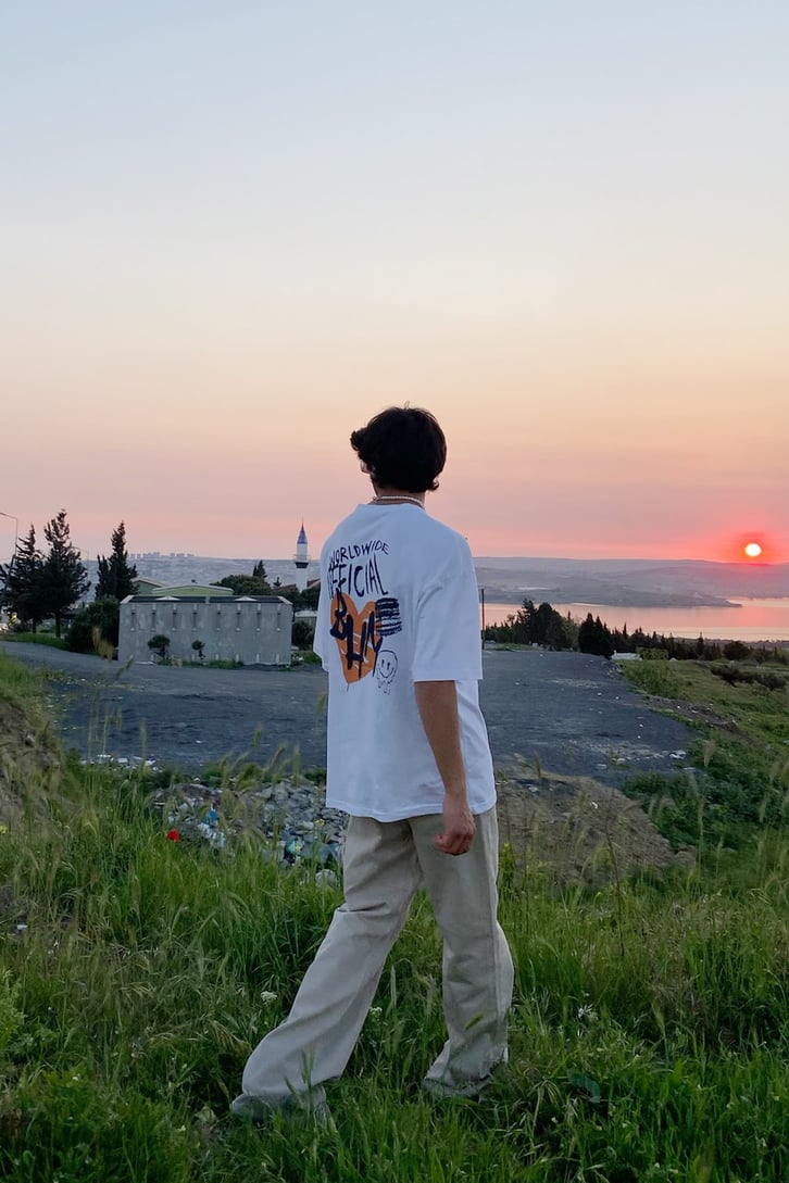 World Wide Baskılı Beyaz Oversize Tshirt