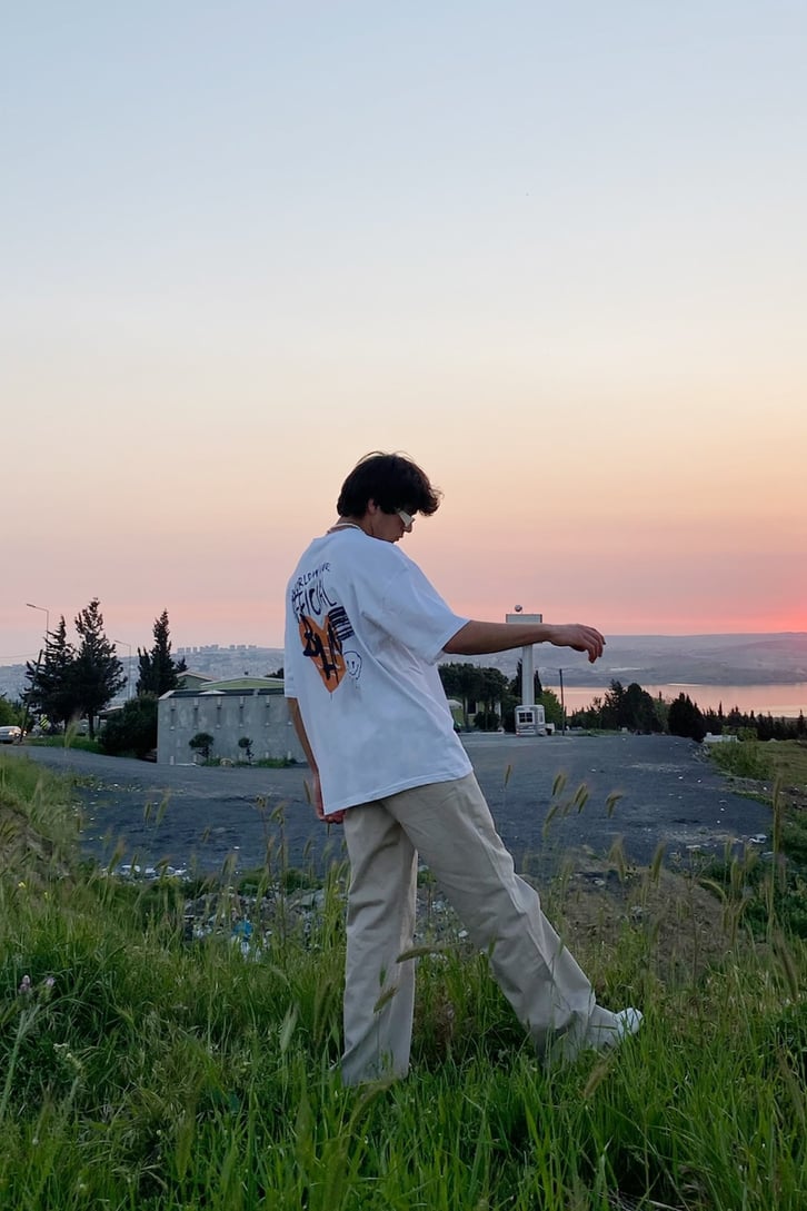 World Wide Baskılı Beyaz Oversize Tshirt