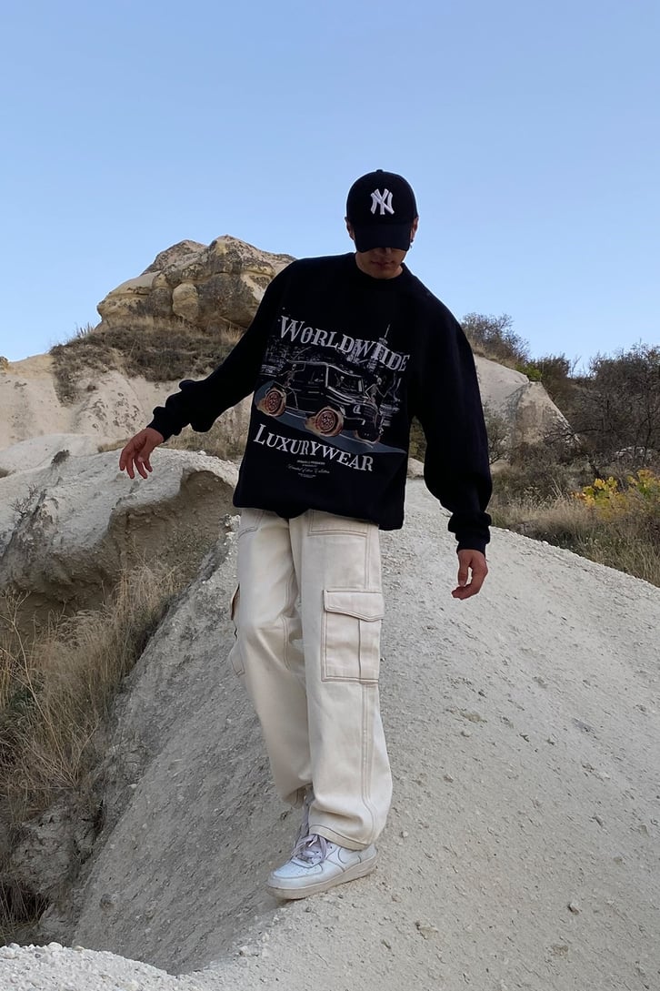 WORLD WIDE BASKILI OVERSIZE SWEATSHIRT