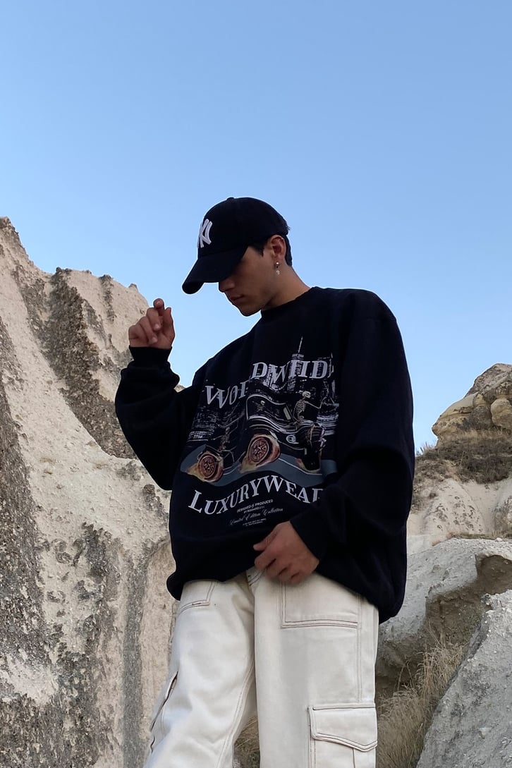 WORLD WIDE BASKILI OVERSIZE SWEATSHIRT