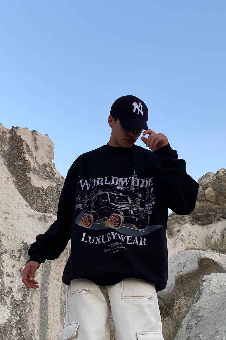 WORLD WIDE BASKILI OVERSIZE SWEATSHIRT
