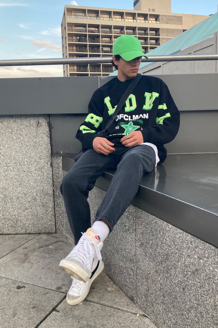 WORLDWIDE OVERSIZE SWEATSHIRT
