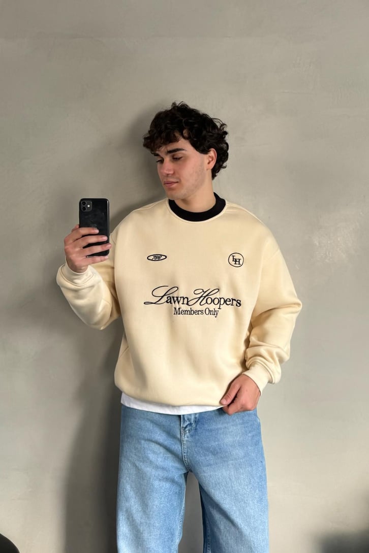 Yaka Garnili Lawn Hoopers Nakışlı Sweatshirt