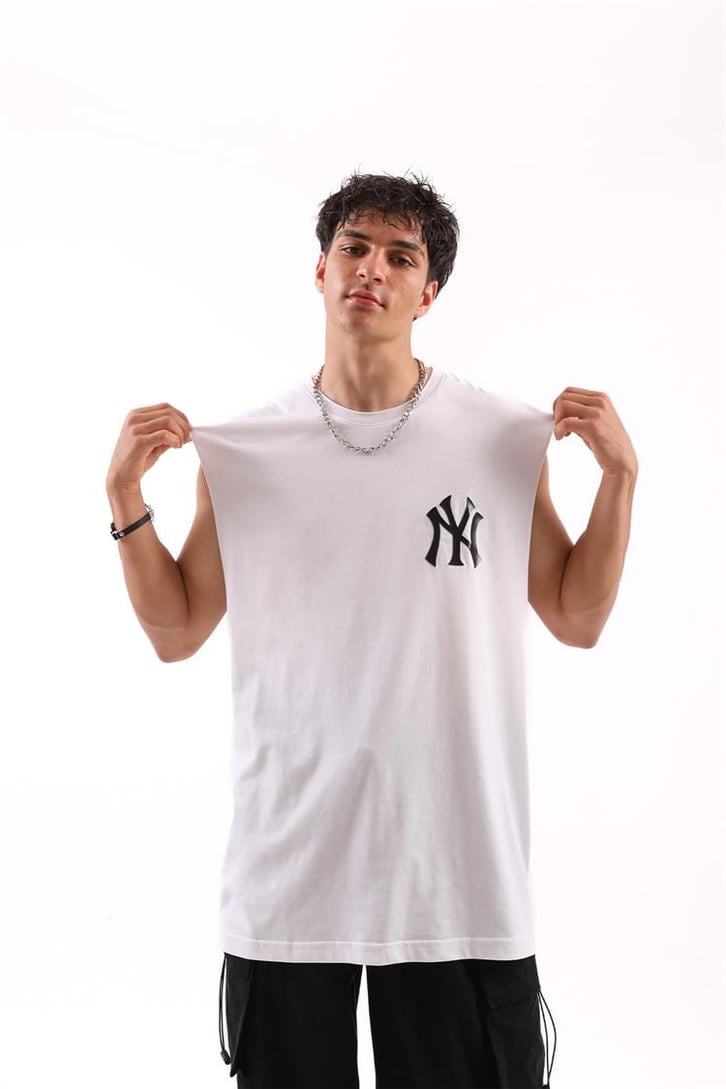 Yankee Beyaz Oversize Kolsuz Tişört