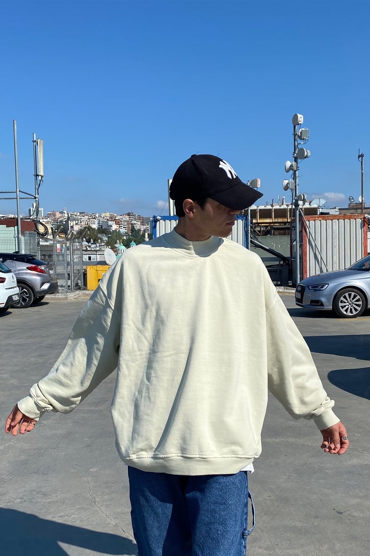 YARIM BOĞAZLI OVERSIZE BASIC SWEATSHIRT