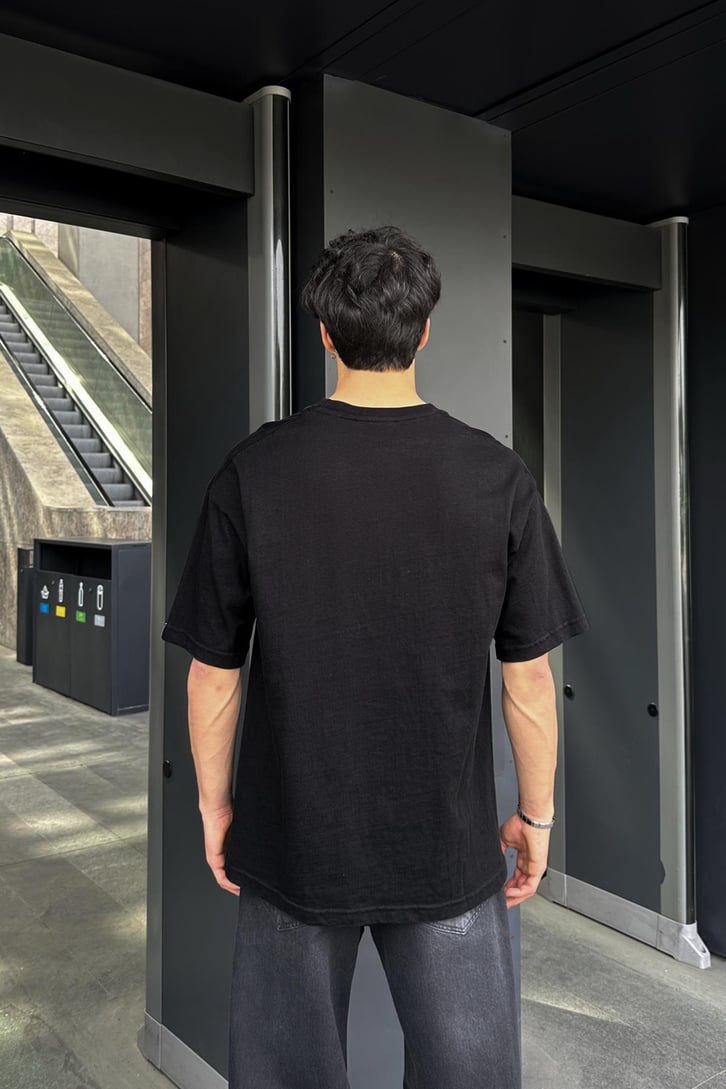 Yazı Nakışlı Siyah Oversize Tişört