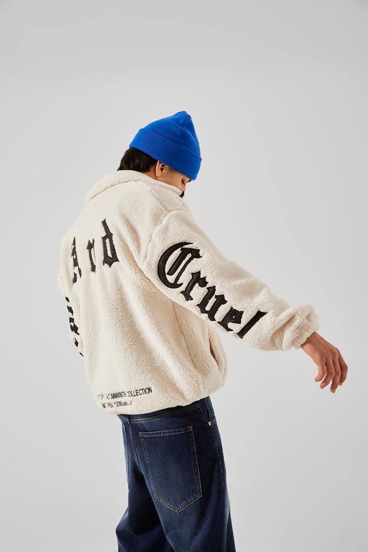 Yazı Naskışlı Krem Peluş Sweatshirt