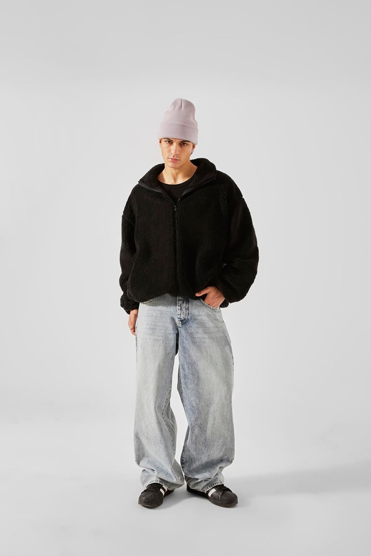 Yazı Naskışlı Siyah Peluş Sweatshirt