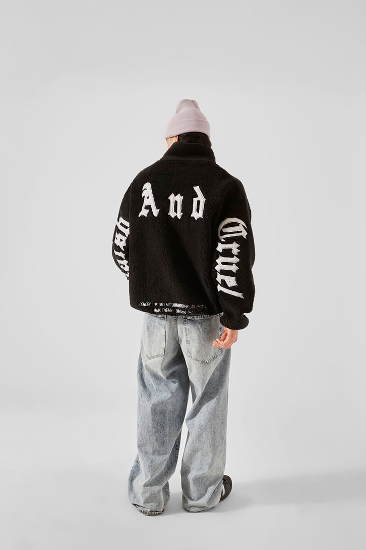 Yazı Naskışlı Siyah Peluş Sweatshirt