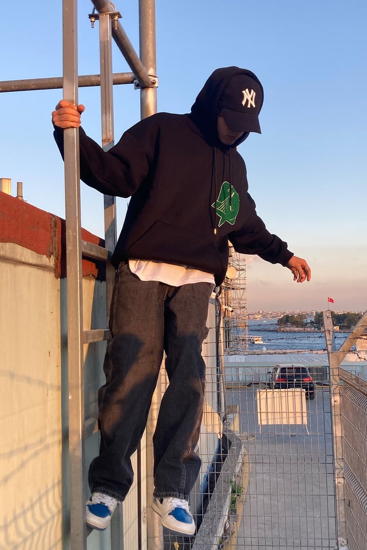 YEŞİL LOGO BASKILI HOODIE