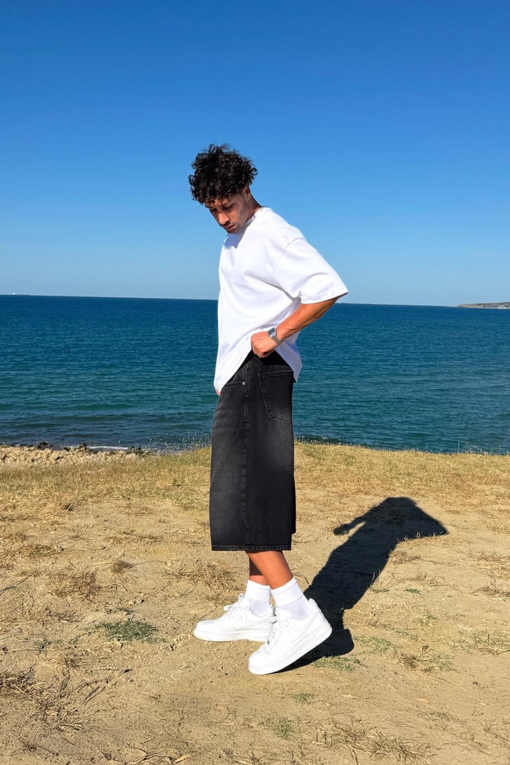 Yıkamalı Çizgili Kot Şort