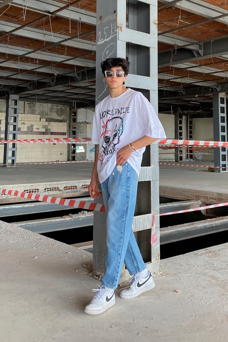 Yırtık Detaylı Açık Mavi Mom Jean