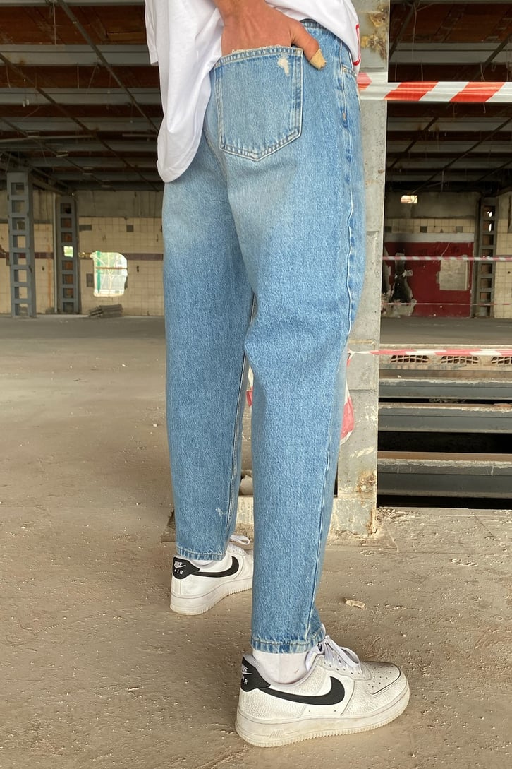 Yırtık Detaylı Açık Mavi Mom Jean