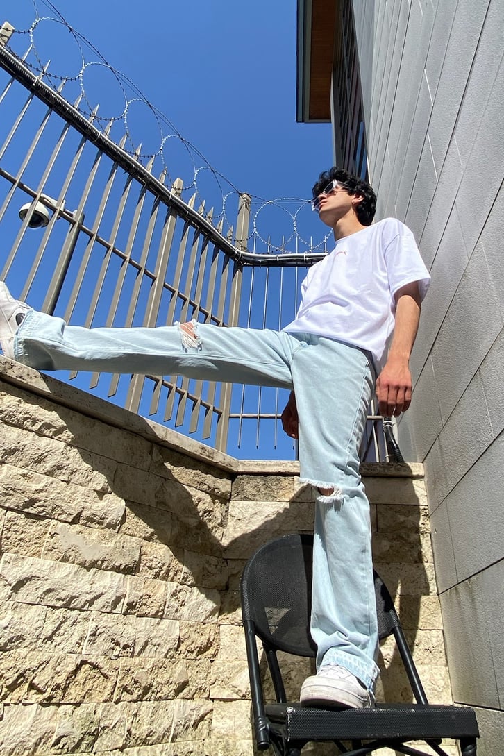 Yırtık Detaylı Buz Mavi Premium Baggy Jean