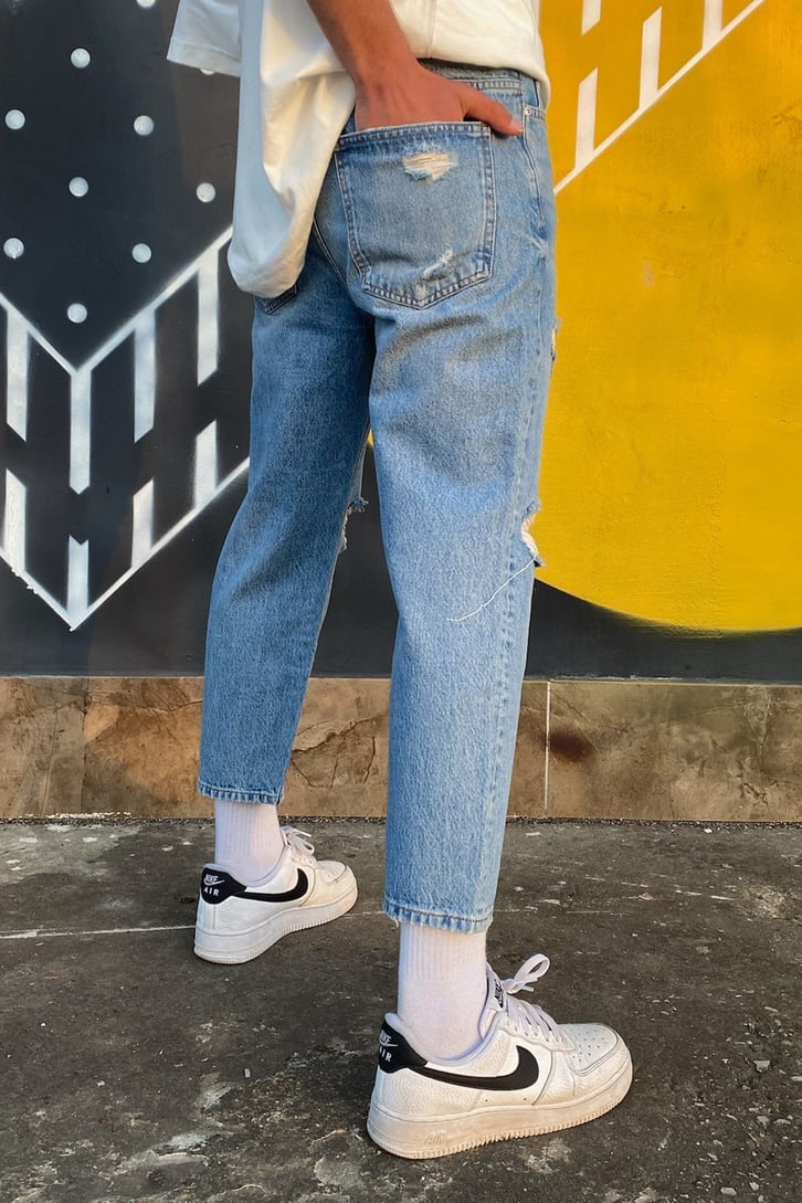 Yırtık Detaylı Kısa Mavi Mom Jean