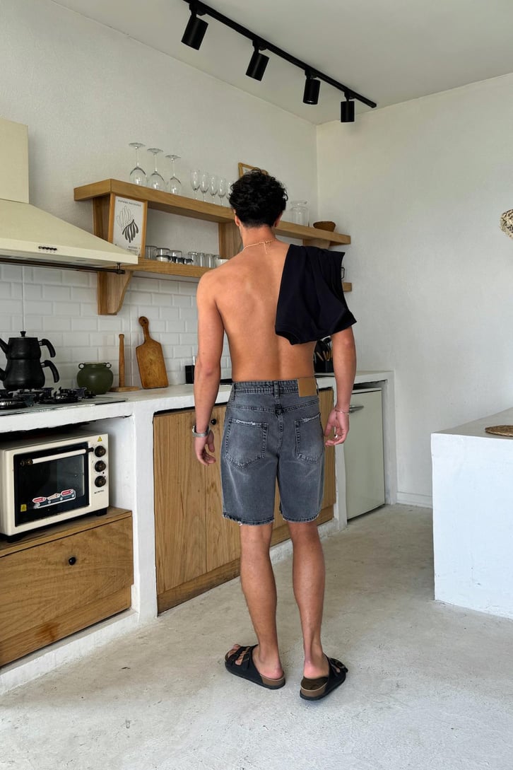 Yırtık Model Kot Şort