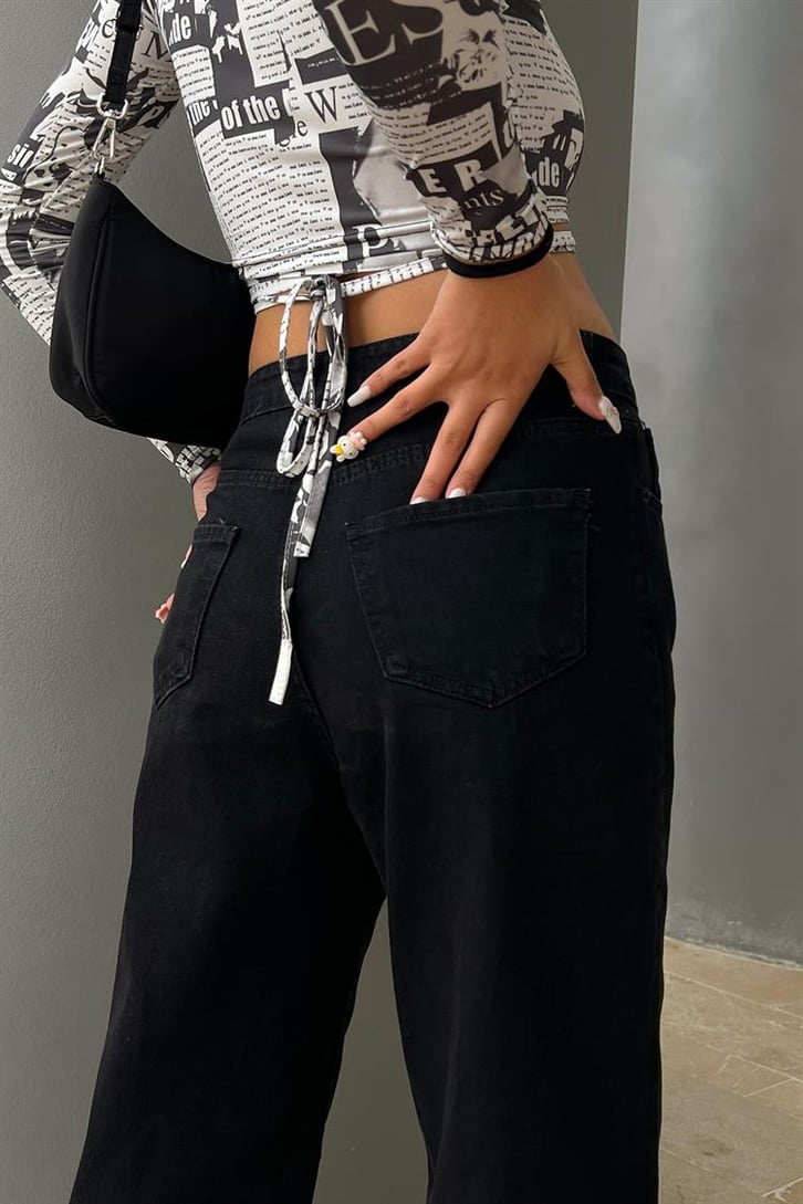 Yırtmaç Detay Siyah Baggy Jean