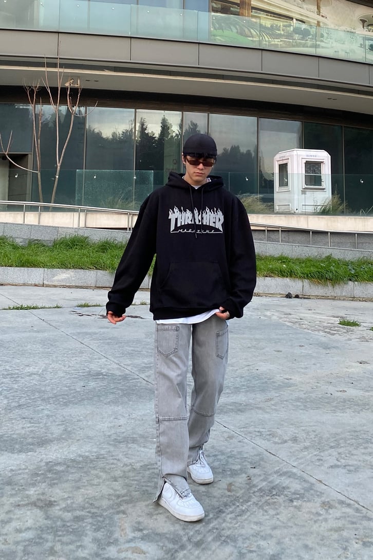 Yırtmaç Detay Special Edition Gri Taşlamalı Losse Fit Jean