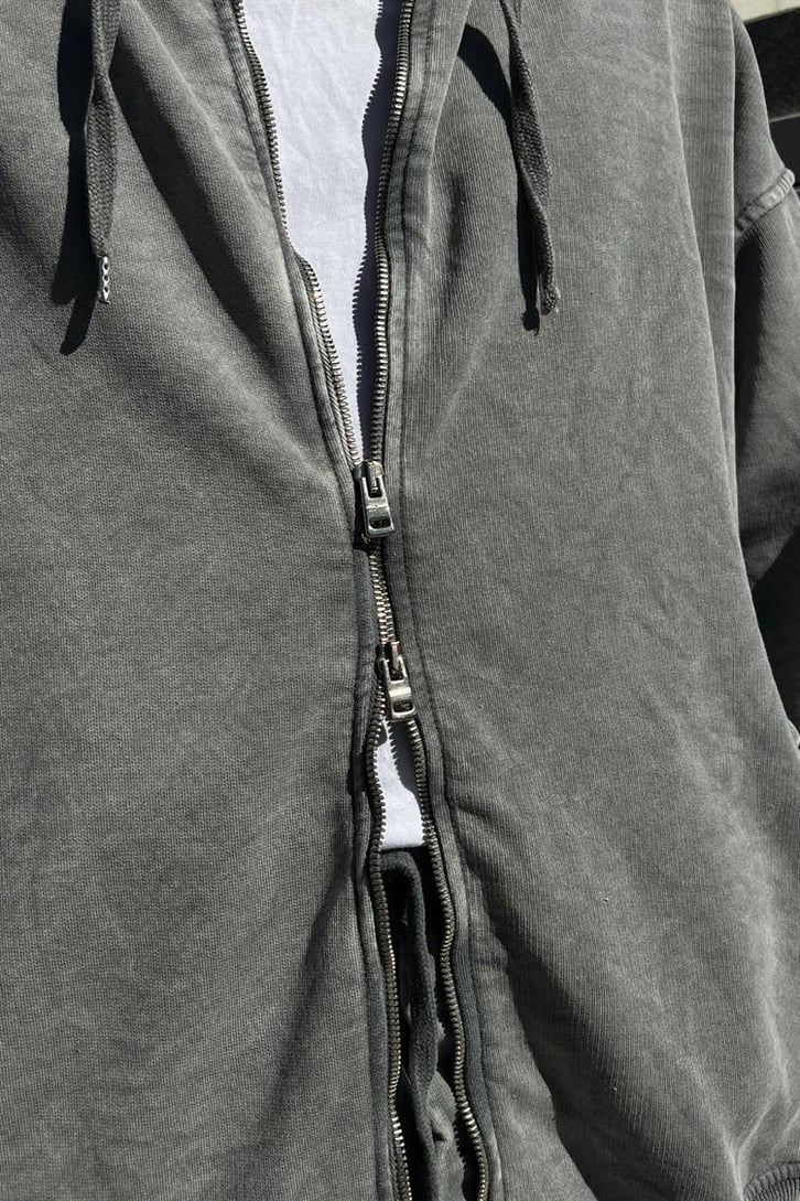 Yırtmaç Detaylı Açık Gri Zipper Eşofman Takımı