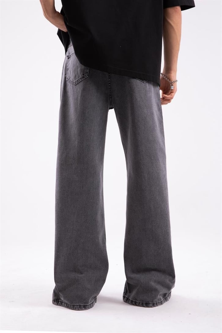 Yırtmaç Detaylı Baggy Jean