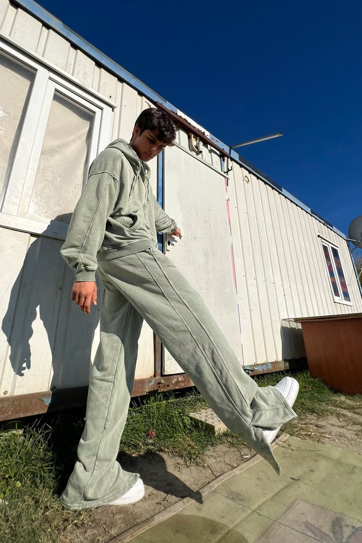 Yırtmaç Detaylı Yeşil Acid Wash Zipper Eşofman Takımı