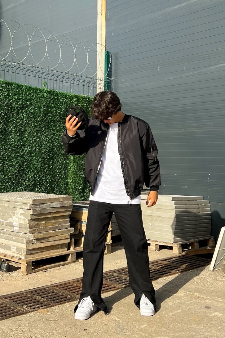 Yırtmaç Paça Detay Siyah Baggy Jean