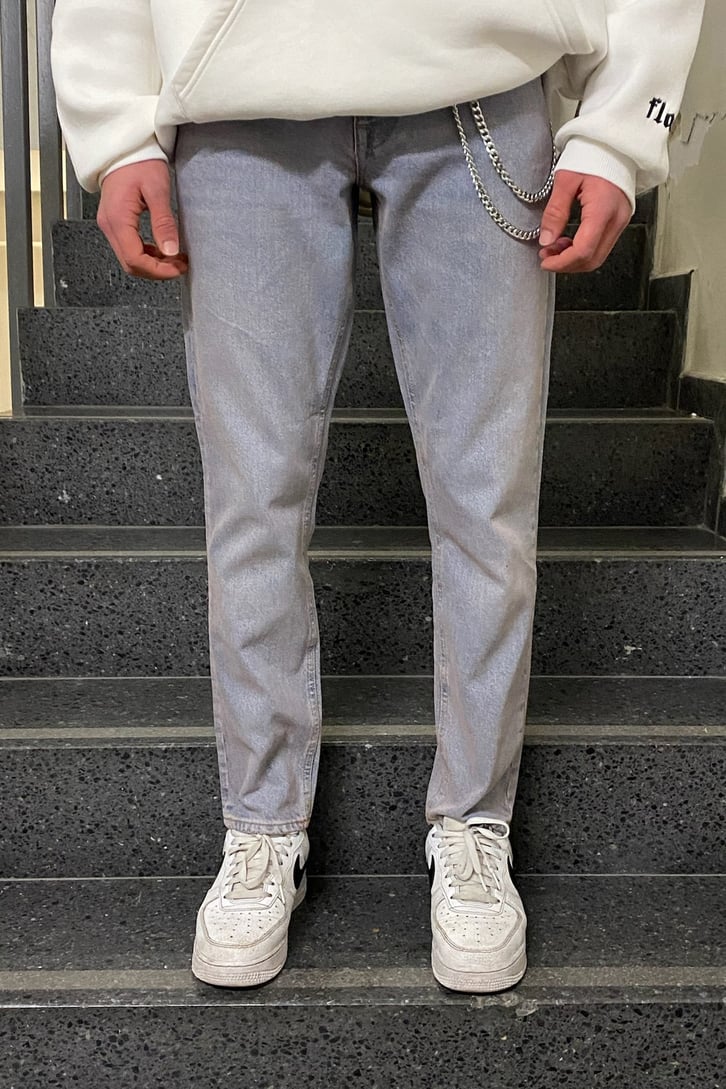 Zincir Aksesuarlı İce Blue Mom Fit Jean