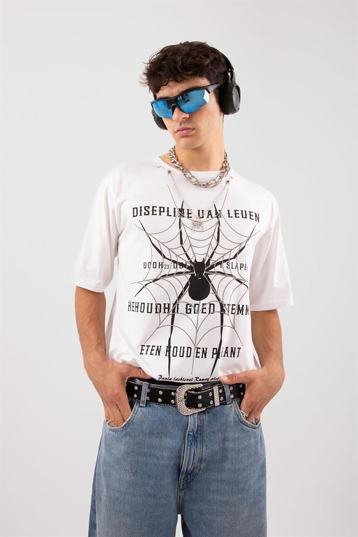 Zincir Kolyeli Spider Beyaz Regular Tişört