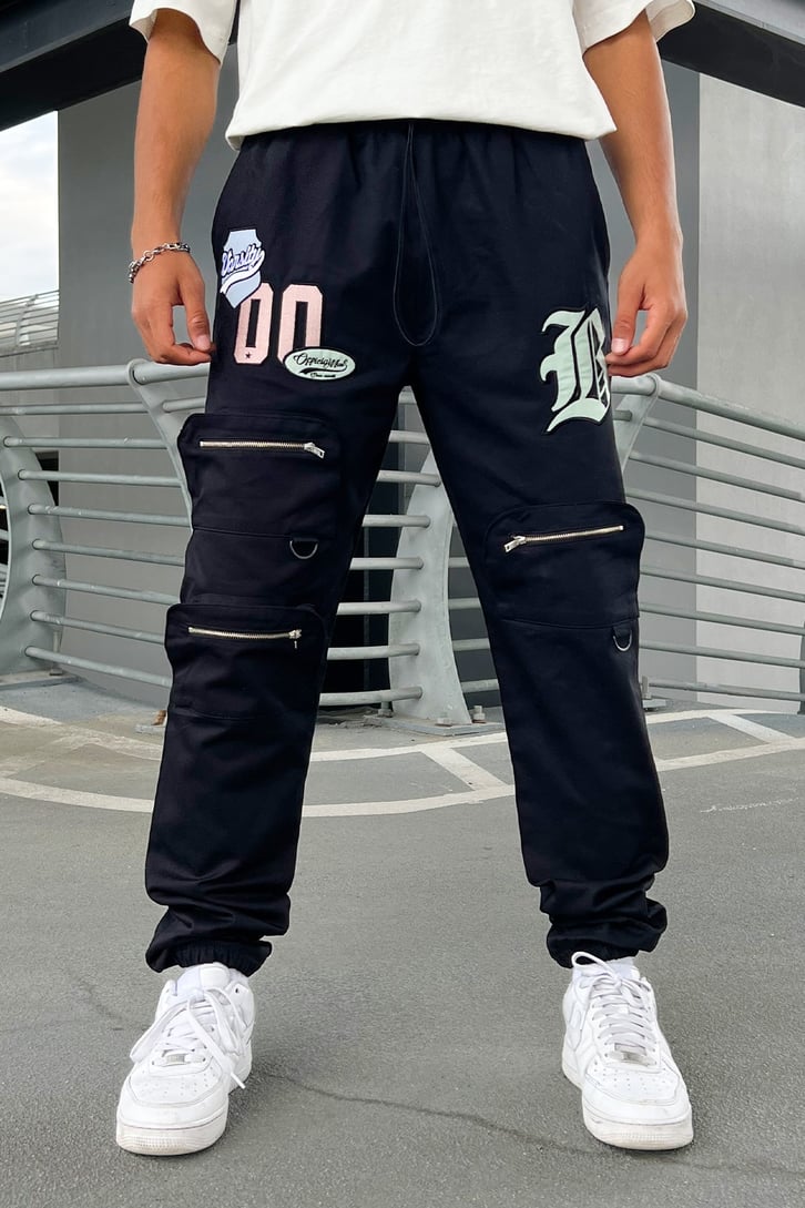 Zip Detay Nakışlı Siyah Jogger Pantolon