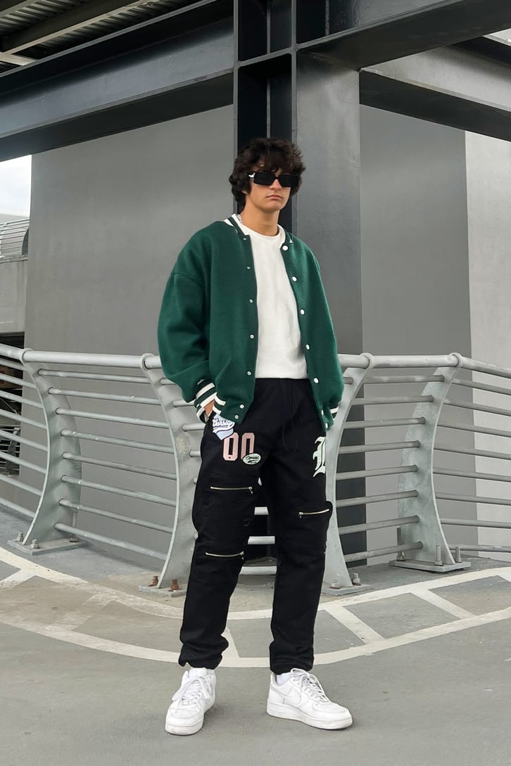 Zip Detay Nakışlı Siyah Jogger Pantolon