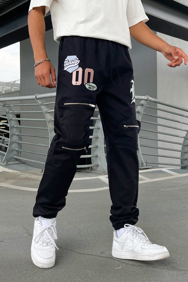 Zip Detay Nakışlı Siyah Jogger Pantolon