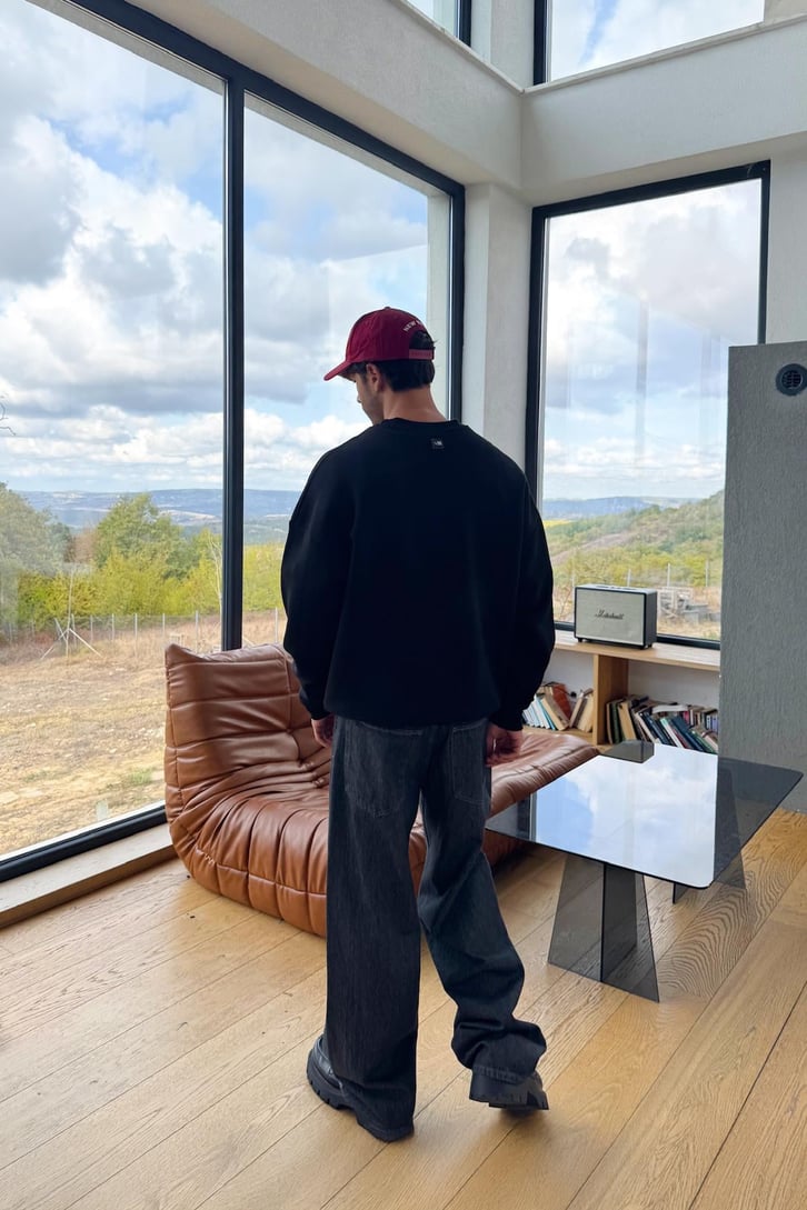 28 Nakışlı Sweatshirt
