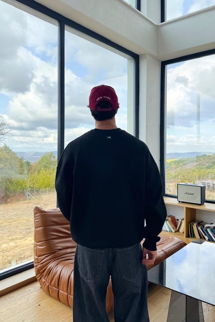28 Nakışlı Sweatshirt
