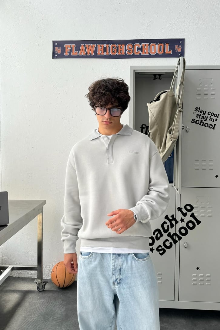 3D Minimal Baskılı Çıtçıt Yaka Oversize Sweatshirt