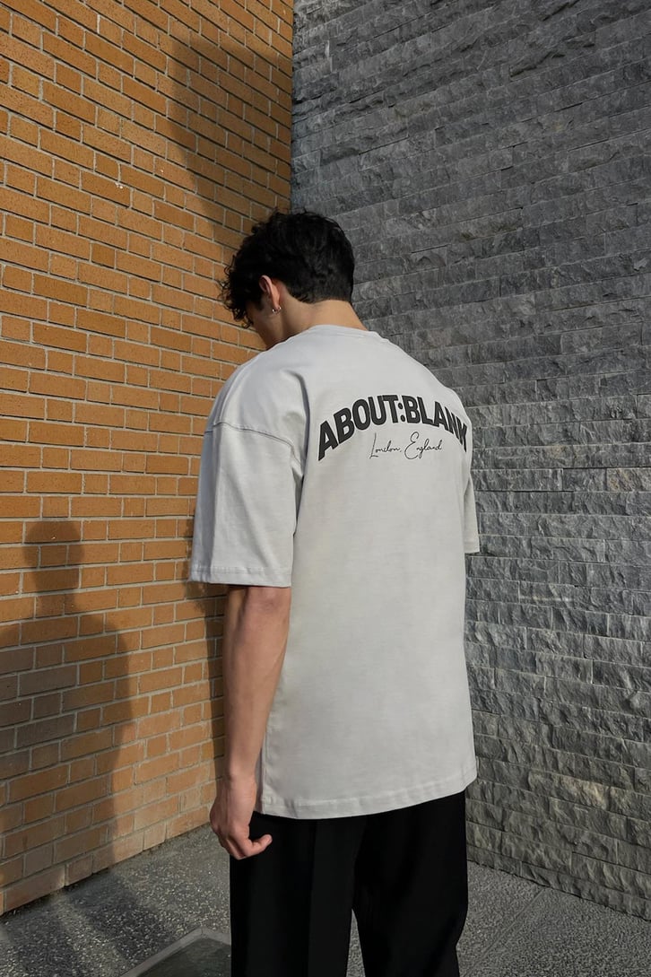 About Baskılı Beyaz Oversize Tişört