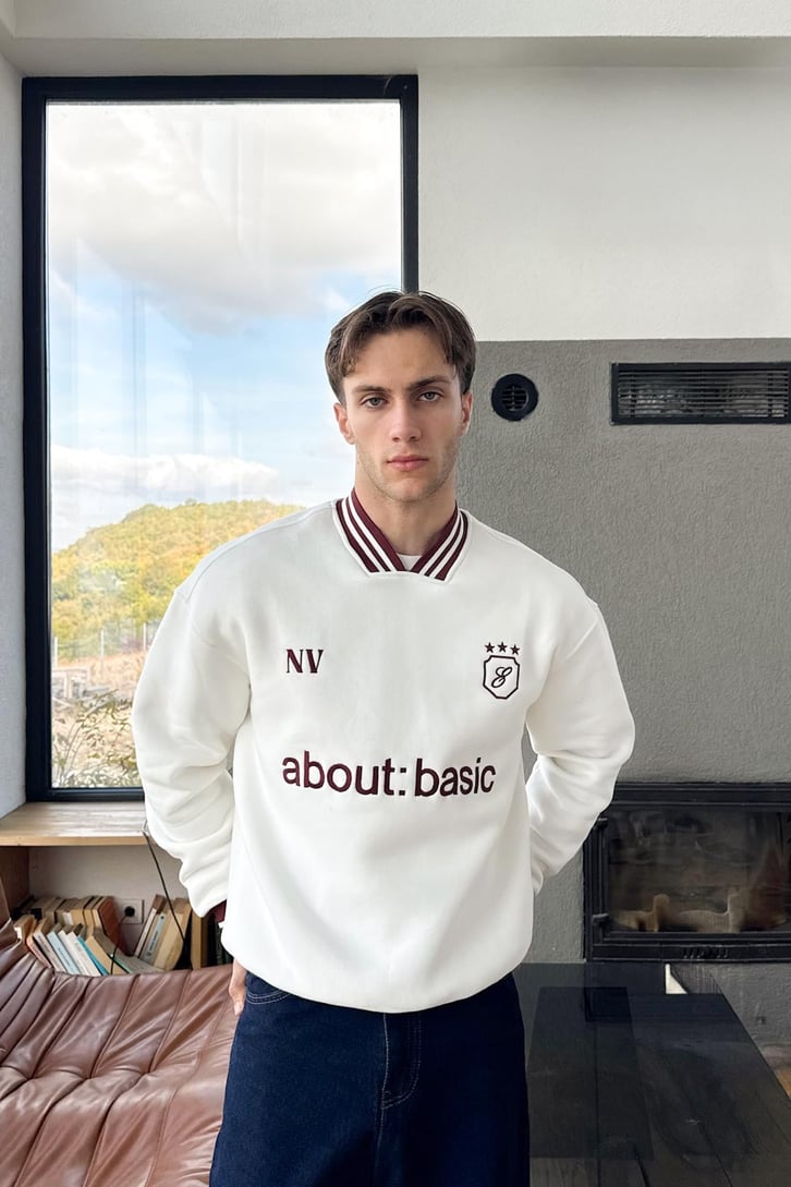 About Nakışlı Sweatshirt