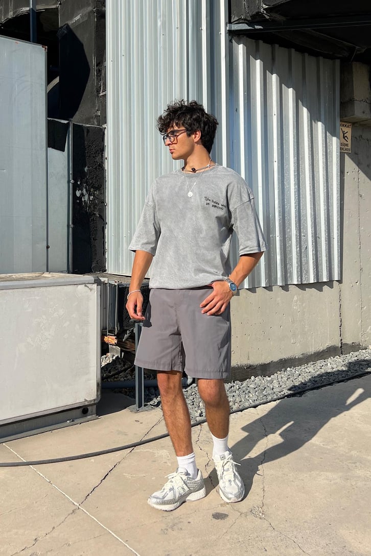 Acid Wash Non Fungible Minds Nakışlı Oversize Tişört