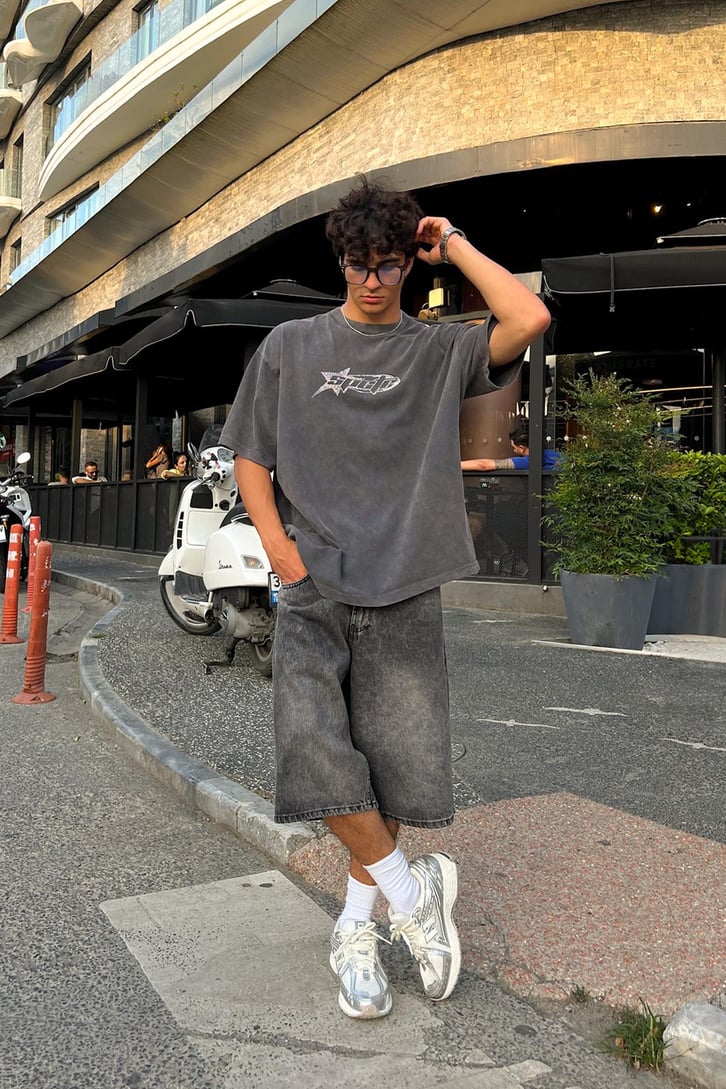 Acid Wash SPCTR Taş İşlemeli Oversize Tişört