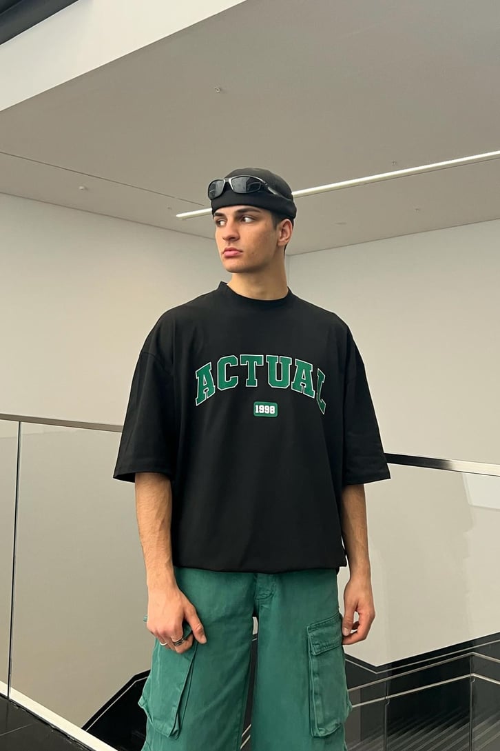 Actual Baskılı Siyah Oversize Tshirt